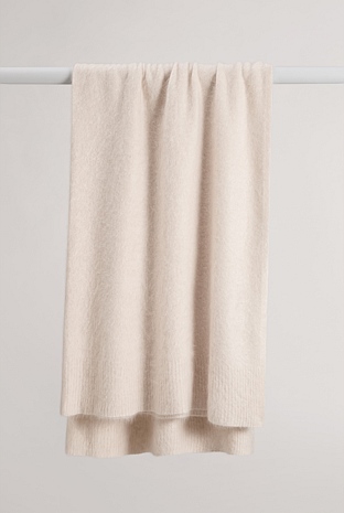GCS-certified Cashmere Brushed Throw