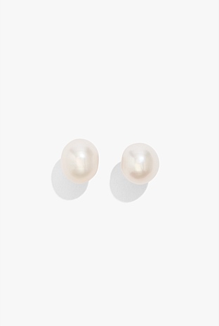 Small Freshwater Stud Earring