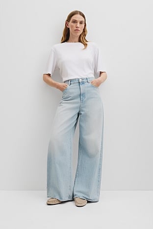Curved Wide Jean