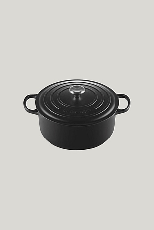Signature Cast Iron Round Casserole 28cm