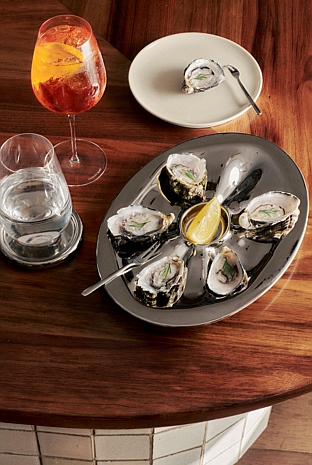 Polly 6 Piece Oyster Plate