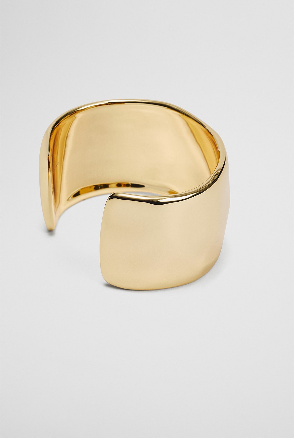 Gold Kora Molten Cuff - Bracelets & Cuffs | Country Road display picture 1