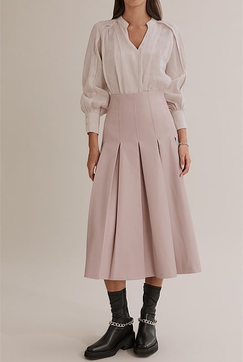 Pleated midi skirt top country road