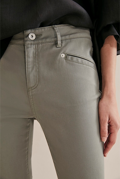 Country Road Sateen Jean In French Grey